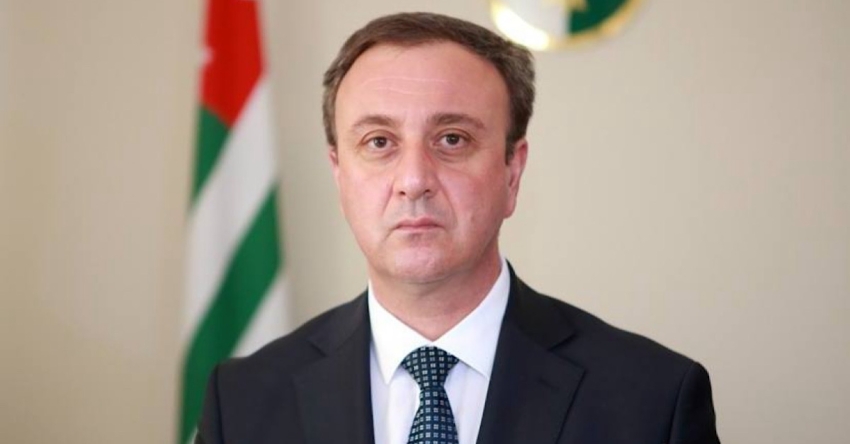 Аҧыза-министр Владимир Делба Аҧсны аинформациатә-массатә хархәагақәа русзуҩцәа рымш ныҳәа рыдиныҳәалеит