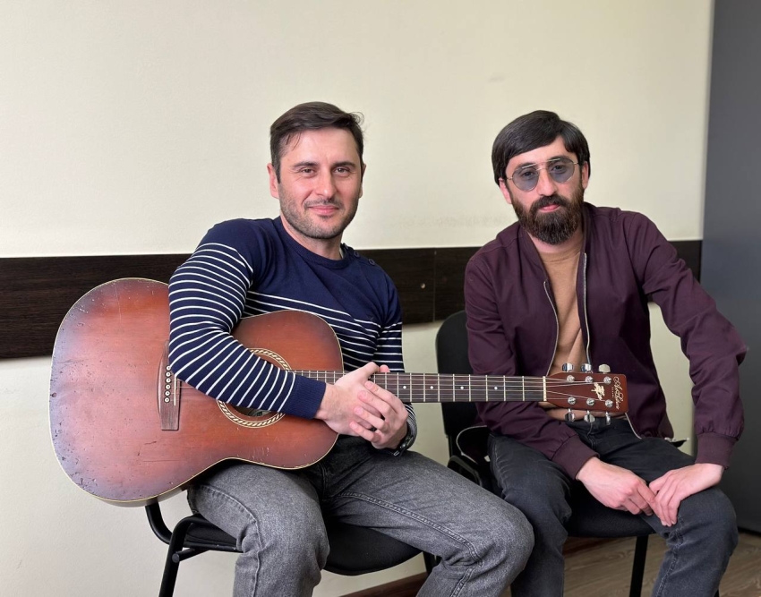 Зажәеи зашәеи еинаало