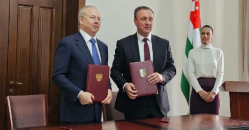 Аԥсны аԥыза-министр Владимир Делба усуратә визитла Аԥсны иаҭааз Башкортосҭан ареспублика аԥыза-министр Андреи Назаров диԥылеит