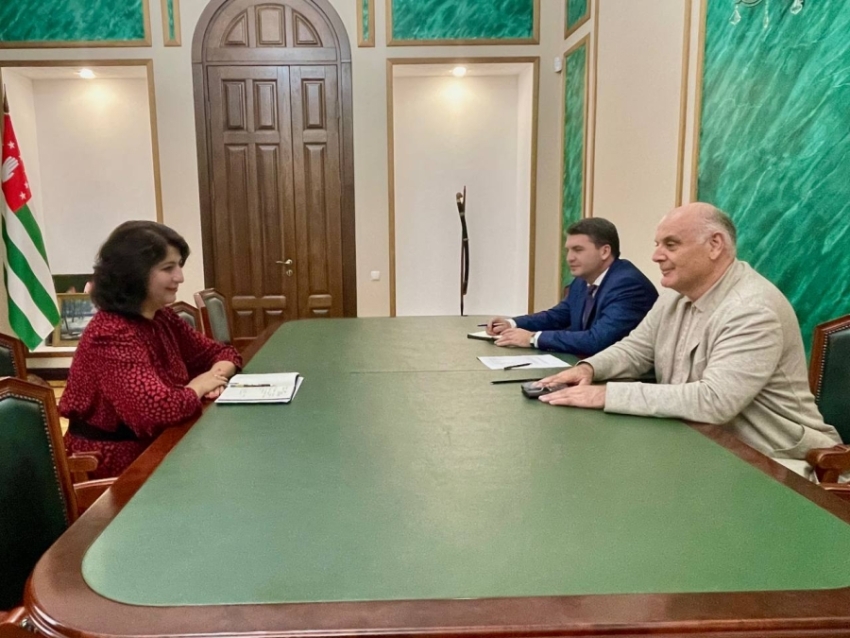 Ахәаахәҭра ахаҭарнак лҧылара