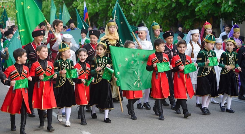 Адыга бираҟ Амш