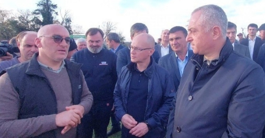 Бадра Гәынбеи Сергеи Кириенкои Мықә ақыҭа иаҭааит атуристтә кластер &quot;Агәабзиара амҩахәасҭа&quot; аҿиашьа рбарц