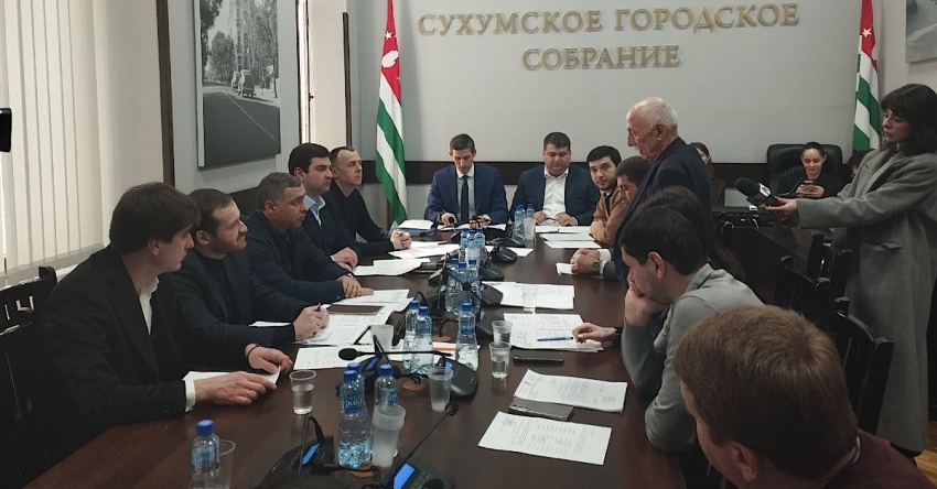 Важа Зарандиа ихьӡ зху амемориалтә ӷәы Аҟәа ишьақәдыргылоит